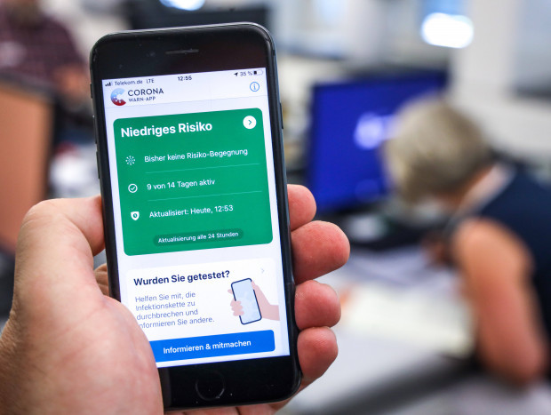 Viele Deutsche fürchten Überwachung durch Corona-App