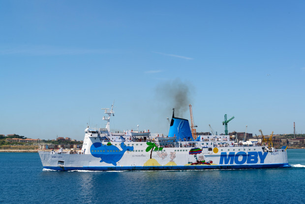 Quarantäneschiffe für „Flüchtlinge“ kosten viel Geld, bei den Bürgern kommen Corona-Hilfen nicht an