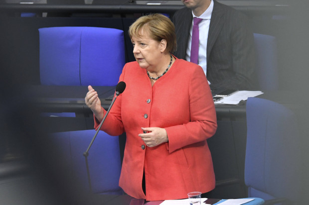 Angela Merkel akzeptiert linksradikale Verfassungsrichterin und erteilt Seenotrettung Absage