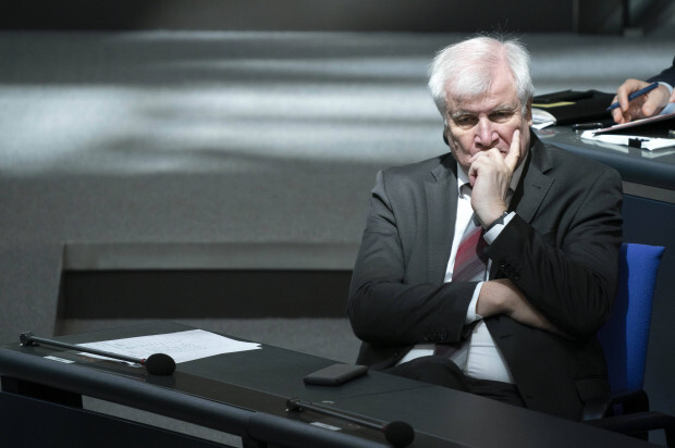 Studie über Polizeirassismus sorgt bei Horst Seehofer für die nächste Pirouette