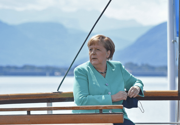 Merkels neue Corona-Peitsche: Ausreiseverbote sollen möglich werden