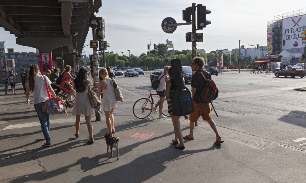 Unsicherheit in Städten: „Männer“ und „Unterführungen“ sind schuld