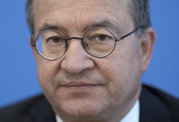 Corona-Politik: Das wankende Kartenhaus der Zornigen