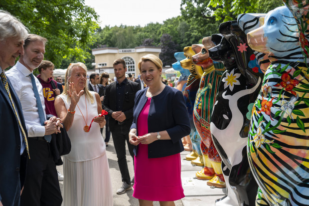 Politiker, die bloß »Coronatheater« spielen