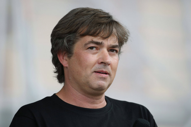 „Arbeitstreffen“ von „Querdenker“ Ballweg im „Reichsbürger“lokal mit König Peter I.