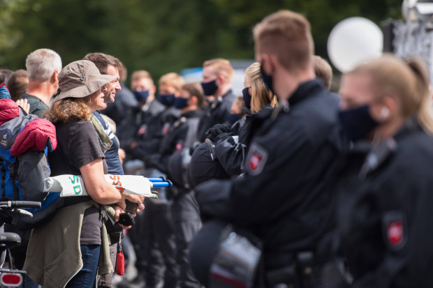 Druck auf die Demonstranten