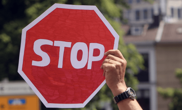 Ein Ende der Forderungen fordern