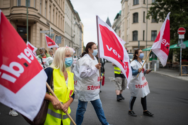 Der Staat gibt das Geld mit vollen Händen aus, das die Steuerzahler erst verdienen müssen