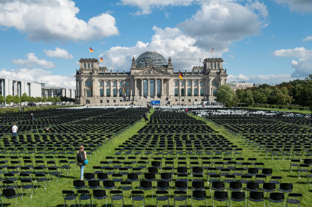 Die nächste Besetzung vor dem Reichstag: 13.000 Stühle der Seebrücke