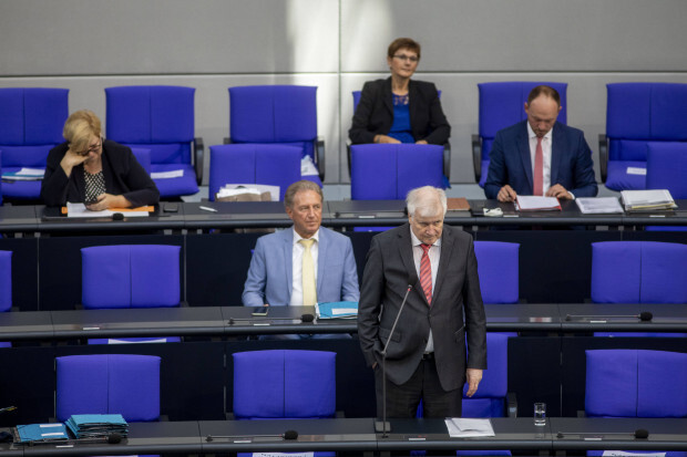 Seehofer: Wer nicht mitzieht beim EU-Asylrecht, muss das finanziell spüren