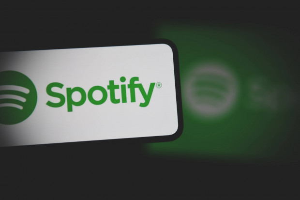 Löschwelle: Spotify entfernt über 60 Folgen des Podcasts „indubio“