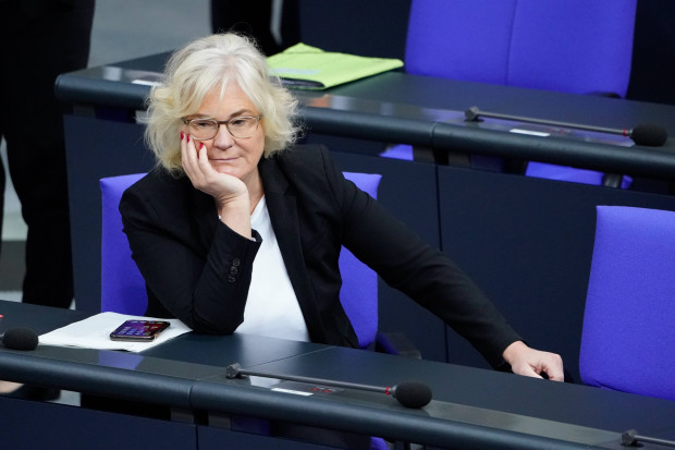 Blamage für Lambrecht: „Anti-Hass-Gesetz“ ist gescheitert