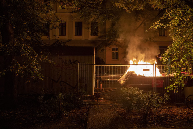 Feuer an „Liebig 34“ – Polizei geht von vorsätzlicher Brandlegung aus