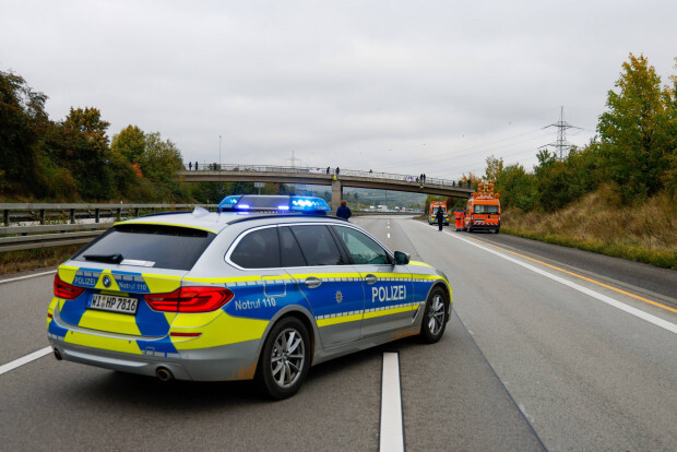Wieder Abseilaktionen und Autobahnblockaden in Hessen