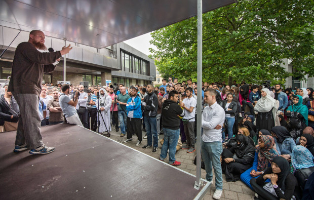 Lasst die Salafisten nicht die Jugend vergiften