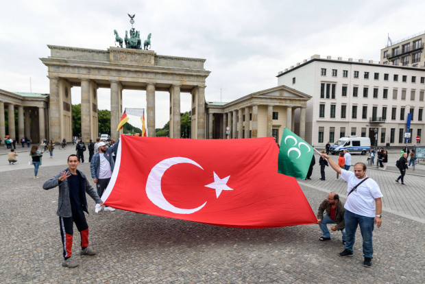 CDU und CSU arbeiten mit Grauen Wölfen zusammen