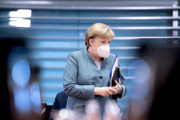 Unionsfraktionssitzung: Angela Merkel schießt ins Blaue