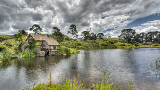 Die gescheiterte Flucht aus der Geschichte ins Auenland der Illusionen