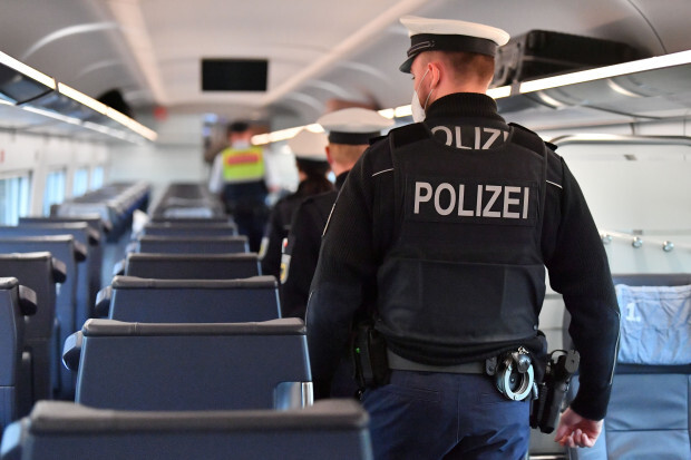 Show-Einsatz der Bundespolizei in Fernzügen der Deutschen Bahn