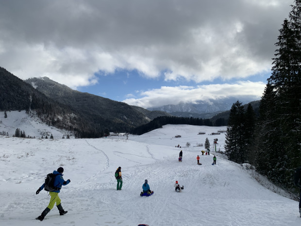 Bayern rodelt sich frei und die Presse bricht den Stab nicht über den „Lockdownbrechern“