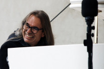 Unabhängige Künstler haben einen Schlag ins Gesicht bekommen