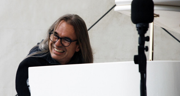 Unabhängige Künstler haben einen Schlag ins Gesicht bekommen