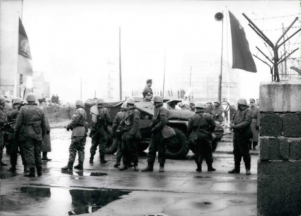 Partei „Die Linke“ ehrt Mauerschützen mit einer Zeitungsanzeige
