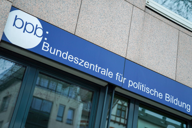 Liberale Linksextremisten? Empörung über die Bundeszentrale für politische Bildung