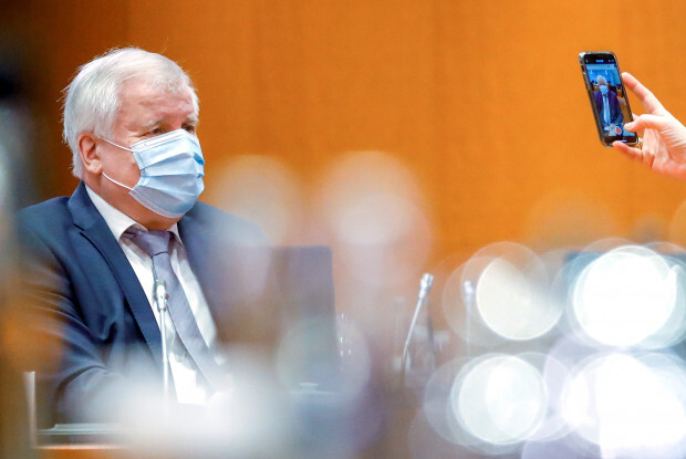 Seehofers Quartals-Joker: Schleierfahndung! Was für eine Verschleierung