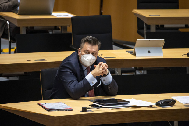 „Geheimdienst überwacht Opposition“. News aus Moskau, Peking oder Berlin?