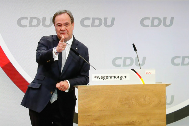 Der Parteivorsitzende der „Mitte“ tanzt mit Wölfen und Islamisten 