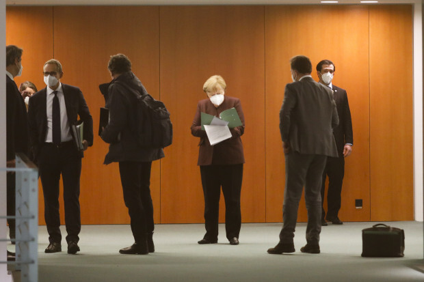 „Sie diffamieren mit unsäglichen Formulierungen Menschen, die sich um ihre Zukunft sorgen“