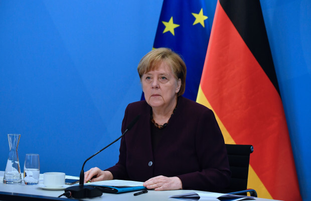 Dr. Merkels Sprechstunde in der Bundestagsfraktion