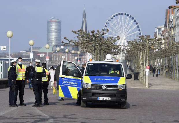 In Düsseldorfs Verweilverbotszone: „Die machen sich komplett lächerlich“