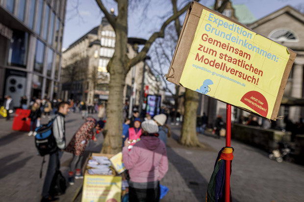 Versuch zum bedingungslosen Grundeinkommen gestartet