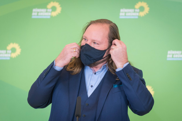 Merkels treuester Fraktionschef: Hofreiter impft die Welt