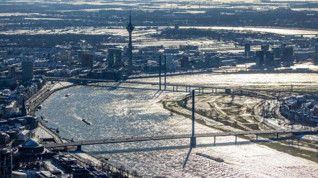 Düsseldorfer Aberwitz: Stehenbleiben wird verboten