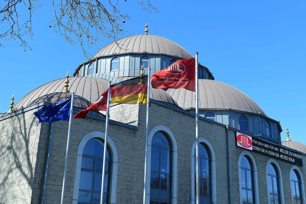 DITIB verbreitet ein Buch, das fordert, Beleidiger des Propheten zu „töten“