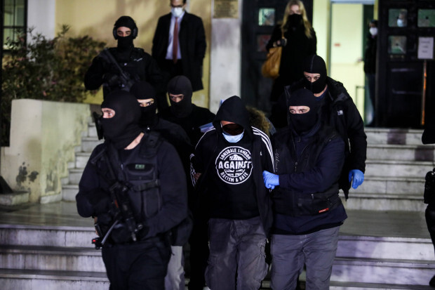 Ausschreitungen in Athen: Linksextremisten attackieren Polizisten