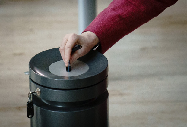 Gehorsame Politiker: Sie finden es falsch und stimmen dennoch zu