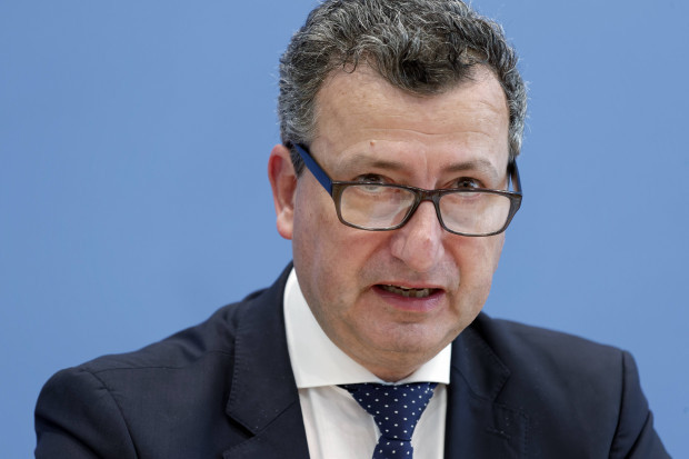 Schwere rechtliche Bedenken zu Merkels neuem Infektionsschutzgesetz: „schießt über alle Verhältnismäßigkeitsgrenzen hinaus“