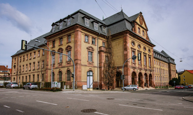Landesregierung und Verbände greifen Weimarer Richter an
