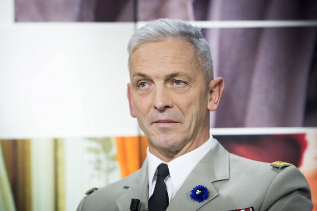 Plant die französische Armee einen Putsch? Verdächtigungen nach Offiziers-Appell