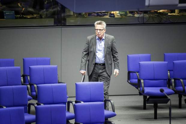 Ein seltsames Interview: De Maizière redet vom Ausnahmezustand