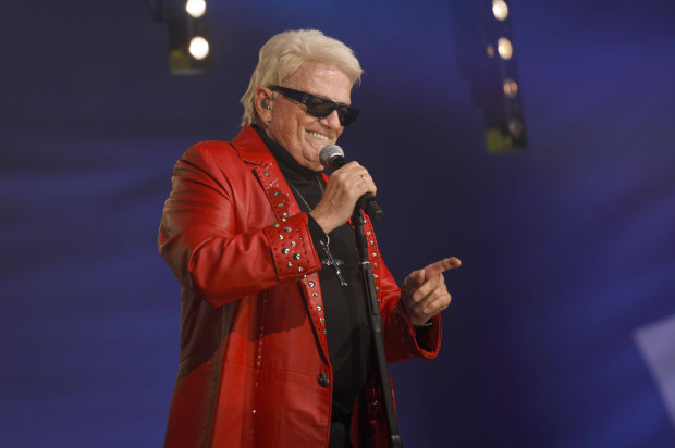 Und Heino darf doch einen »deutschen Liederabend« in Düsseldorf ausrichten