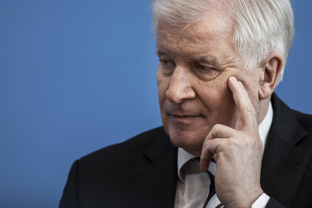 Union blockiert Demokratiefördergesetz – Seehofer „maßlos enttäuscht“