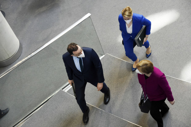 Rücktritte in Merkel-Deutschland ausgeschlossen