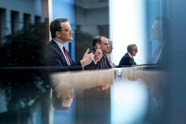 Und sie tun es doch: Spahn will Sonderrechte für Geimpfte