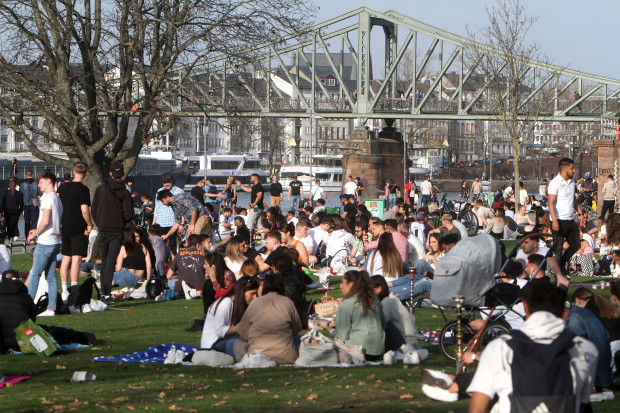 Kaum Ansteckungsgefahr im Freien, Maßnahmen kontraproduktiv