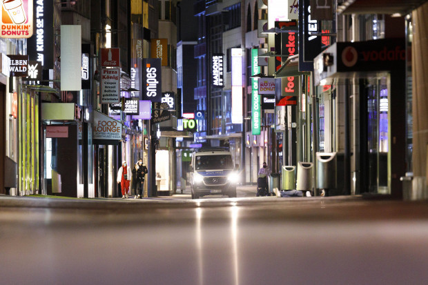 Neue Studien zeigen: Ausgangssperren, Geschäfts- und Gastronomieschließungen praktisch wirkungslos